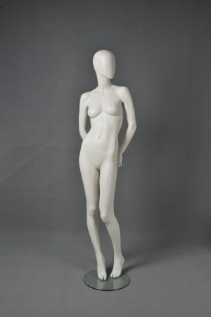 manichino stilizzato donna moon 04