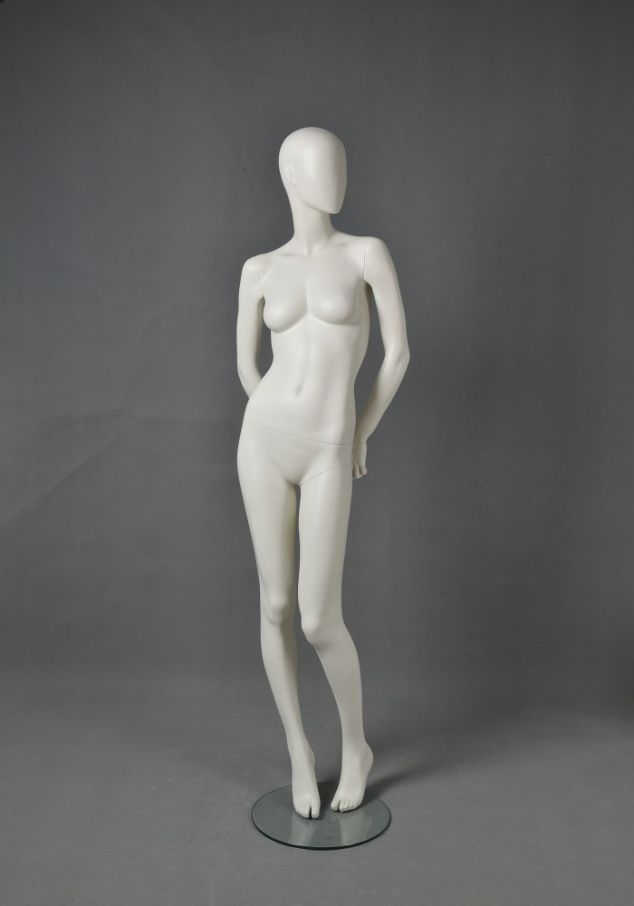 manichino stilizzato donna moon 04