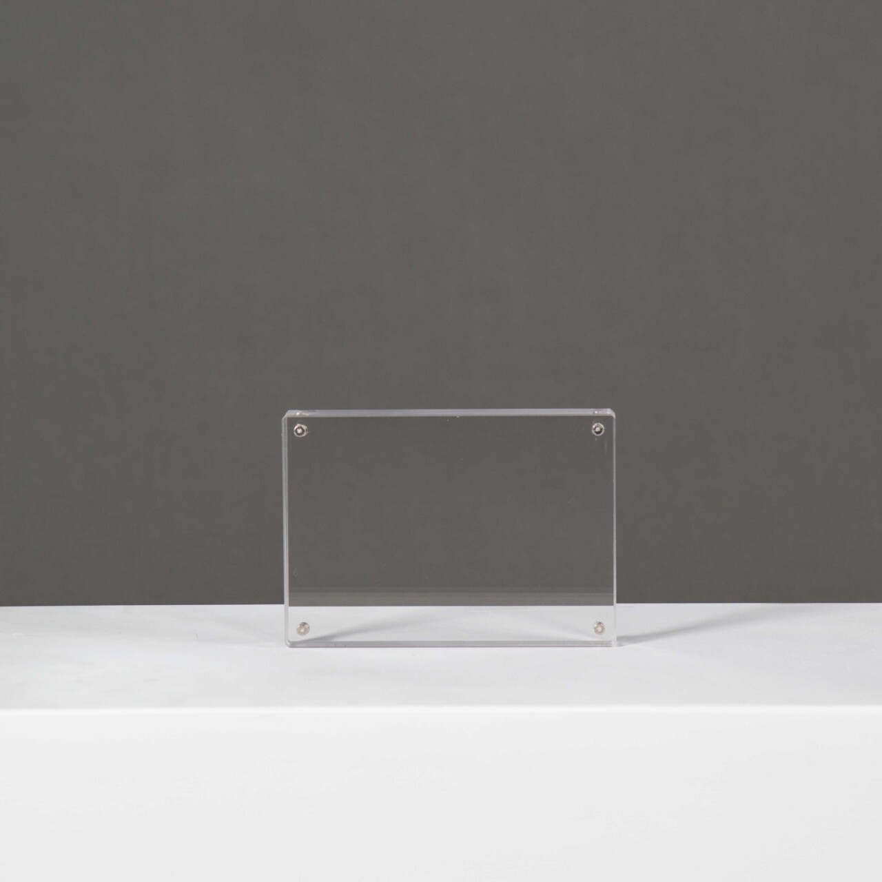 porta cartello in plexiglass con calamite fornato A6 e A5