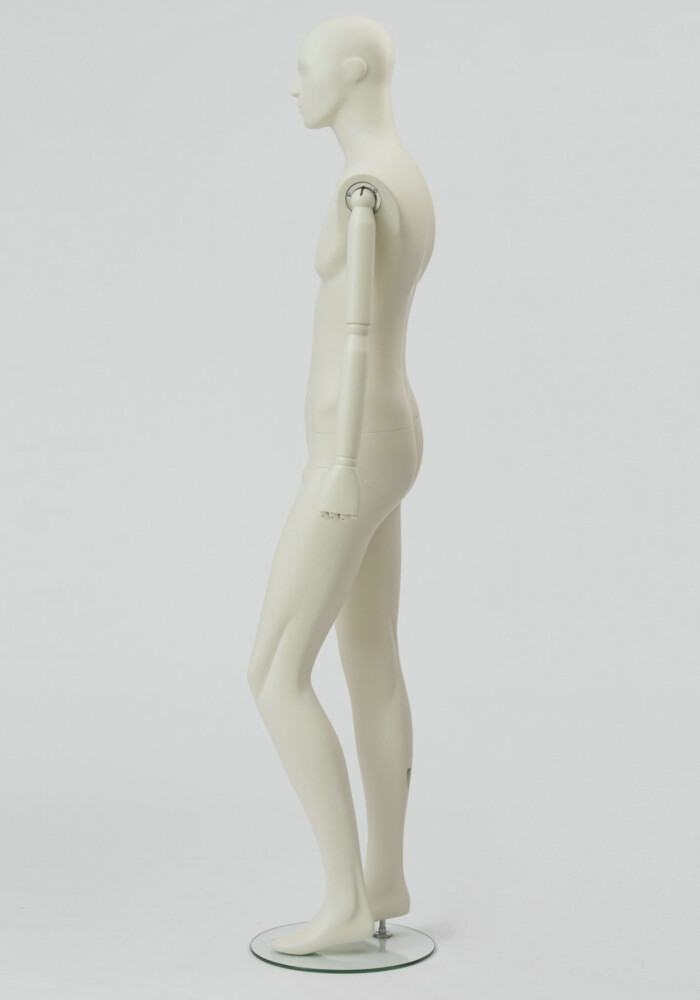 manichino uomo Essence semistilizzato braccia legno verniciate panna opaco 02 lato