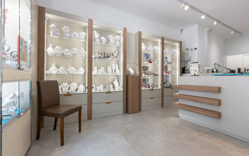 gioielleria scheidegger bellinzona arredo negozio 01