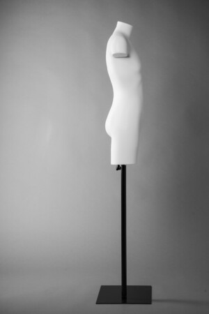 DSC5247busti vetrina donna uomo bambinmo arredo negozi economico costumi intimo scaletta base busto