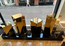 arredo usato bronzo con led ripiani luminosi mobiletti 04