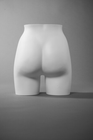 DSC5255busti vetrina donna uomo bambinmo arredo negozi economico costumi intimo scaletta base busto