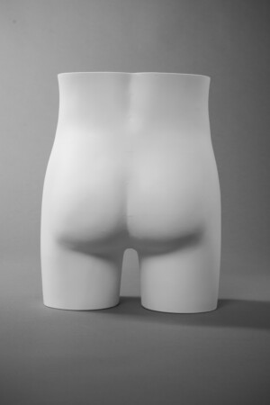DSC5259busti vetrina donna uomo bambinmo arredo negozi economico costumi intimo scaletta base busto