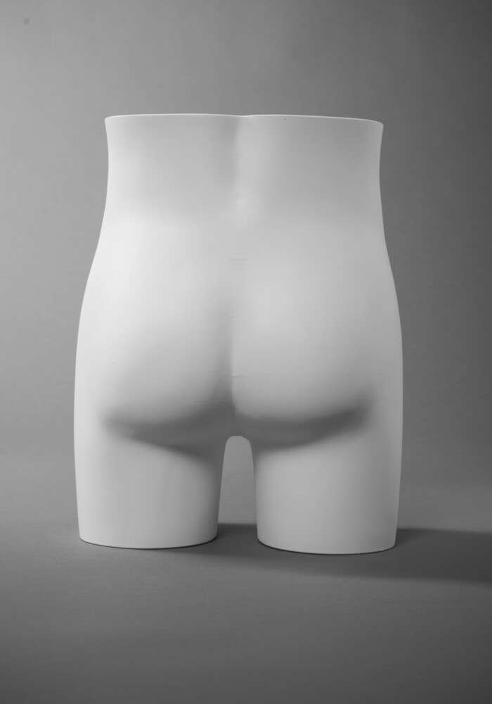 DSC5259busti vetrina donna uomo bambinmo arredo negozi economico costumi intimo scaletta base busto