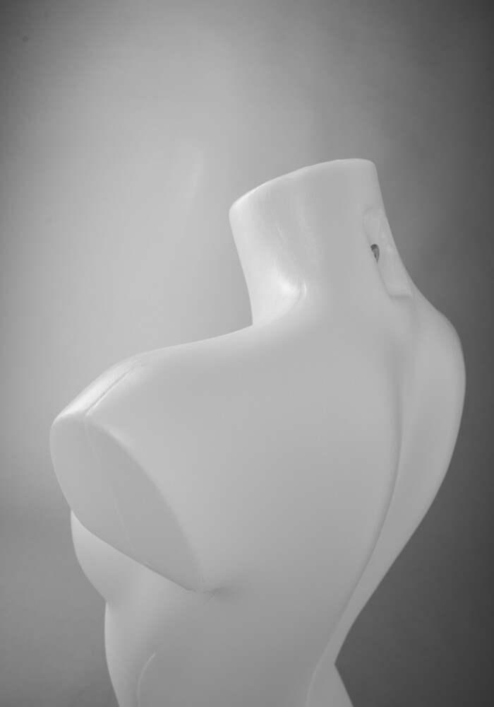 DSC5273busti vetrina donna uomo bambinmo arredo negozi economico costumi intimo scaletta base busto