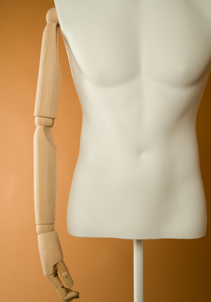 DSC5292 busto vetrina donna uomo braccia legno testa economico usato base bianco